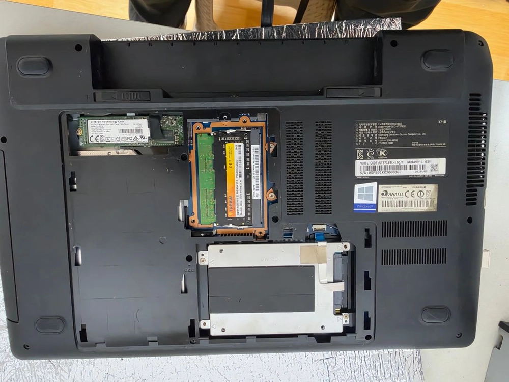삼성 노트북 i5-6300HQ 12GB RAM SSD+HDD 이미지