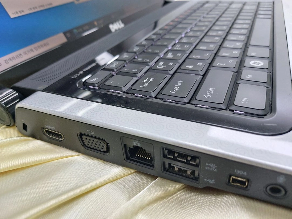 i7 쿼드코어 노트북 라데온 그래픽 이미지