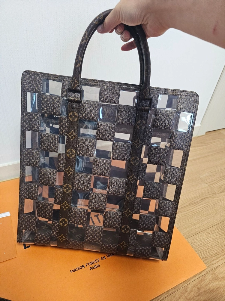 루이비통 투명 버질아블로 모노그램 다미에 삭플라NV 토트백 이미지