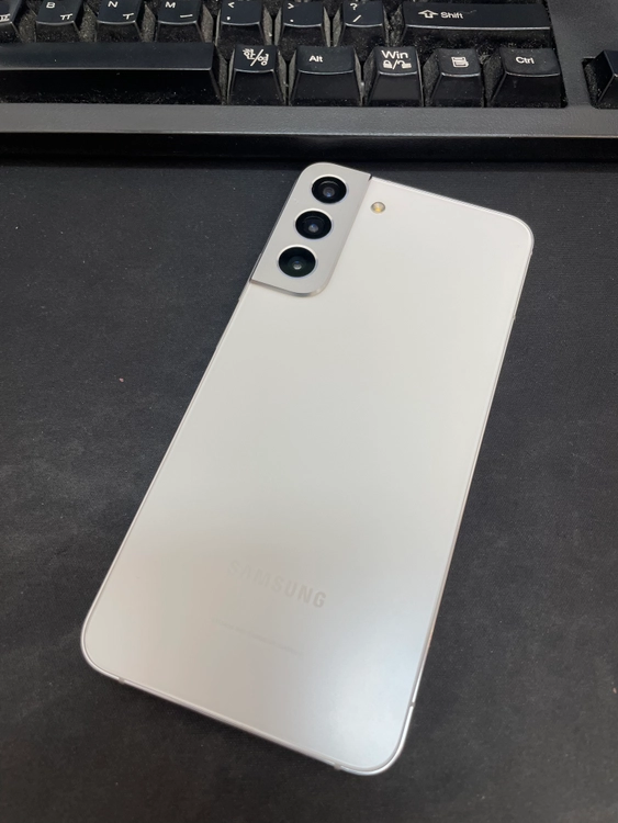 갤럭시S22플러스 화이트 256GB 무잔상 상태좋은 중고30만2천팝니다 이미지
