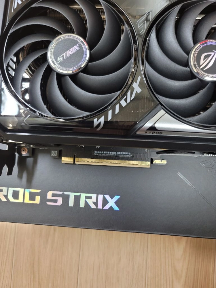 ASUS ROG STRIX RTX 5070Ti 그래픽카드 팝니다 이미지