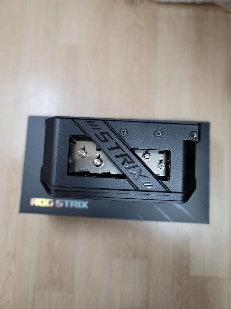 ASUS ROG STRIX RTX 5070Ti 그래픽카드 팝니다 이미지