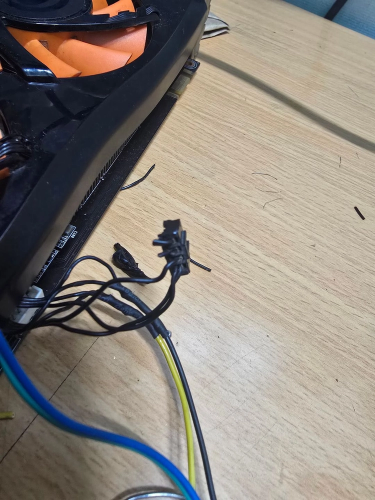 msi 1060 3G 부품용+560Ti부품용 이미지