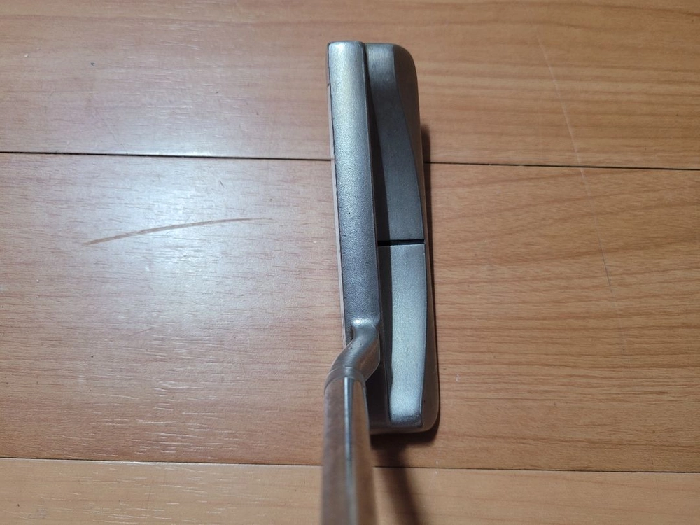 오딧세이 화이트핫 #2 블레이드 퍼터(34인치) 이미지