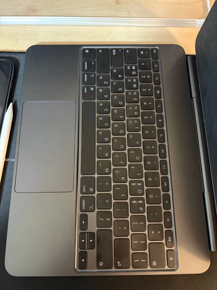 아이패드 프로 m5 13인치 256gb wifi (정품 매직키보드 애플펜슬 프로 포함)스페이스 블랙 이미지