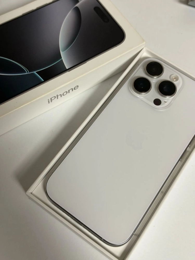 (해외판 무음)아이폰 16 Pro 256GB 화이트 티타늄 이미지