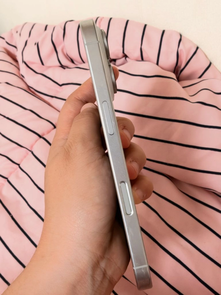 (해외판 무음)아이폰 16 Pro 256GB 화이트 티타늄 이미지