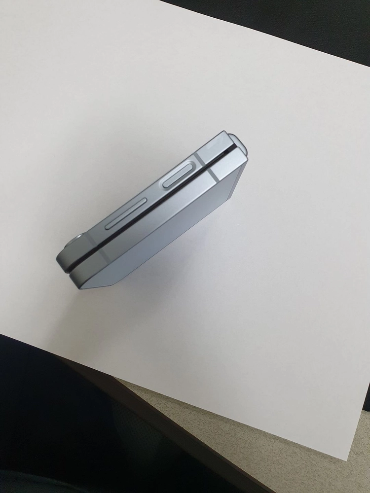 갤럭시Z플립6 256GB 블루 U+ 무잔상 기능정상 중고폰 216467 이미지