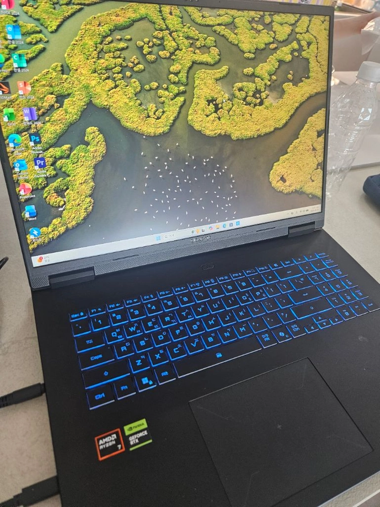 기가바이트 A18 18인치 RTX5070 512g 16g 게이밍 노트북 팝니다. 이미지