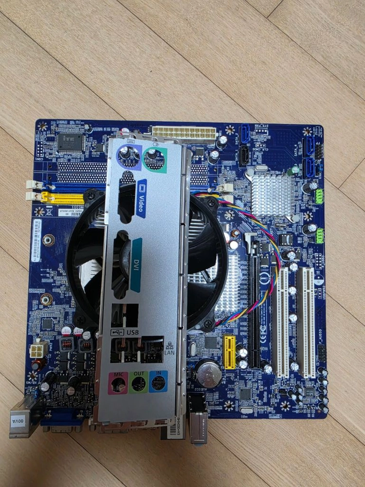 구형 cpu와 메인보드 세트(AMD 애슬론 II X2 245(레고르)) 이미지