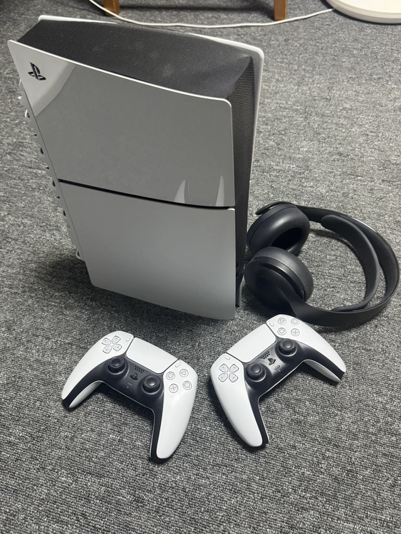 PS5 슬림 디지털 에디션 | 듀얼센스 2개·PS5 무선 헤드셋 - 안심되는 중고거래