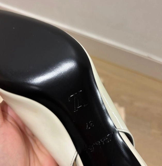 [정품] 루이비통 LV 인사이더 슬링백 펌프스 황금사이즈 이미지