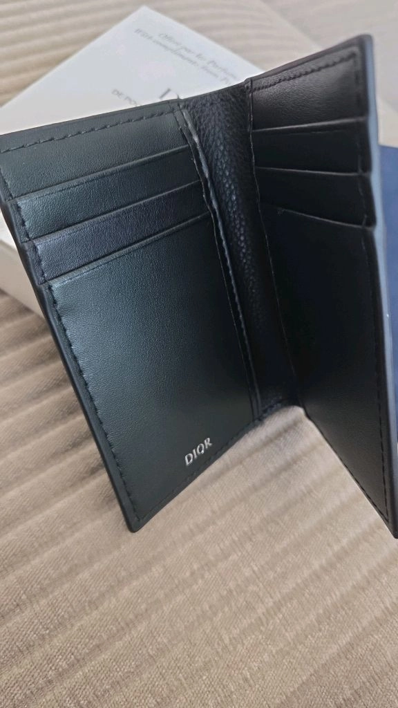 디올 뷰티 가죽 카드지갑 이미지
