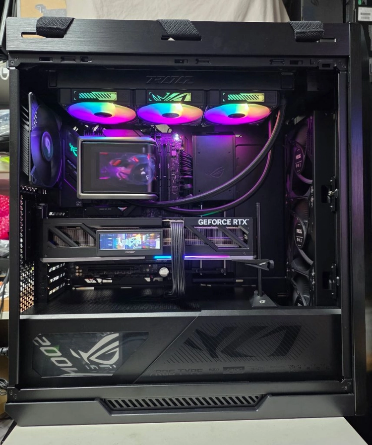 9800x3d + 5080 블랙 고급완본체 팝니다 - 안심되는 중고거래