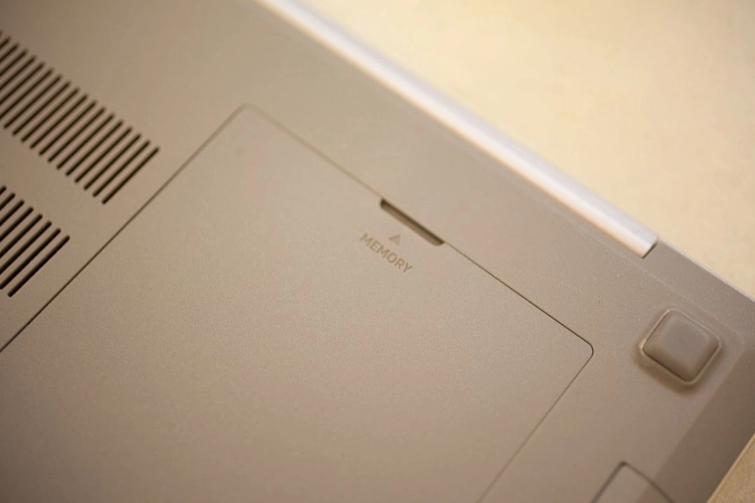 삼성 노트북 플러스 15.6인치 (i5-10210U, 16GB RAM, 512GB SSD) 이미지