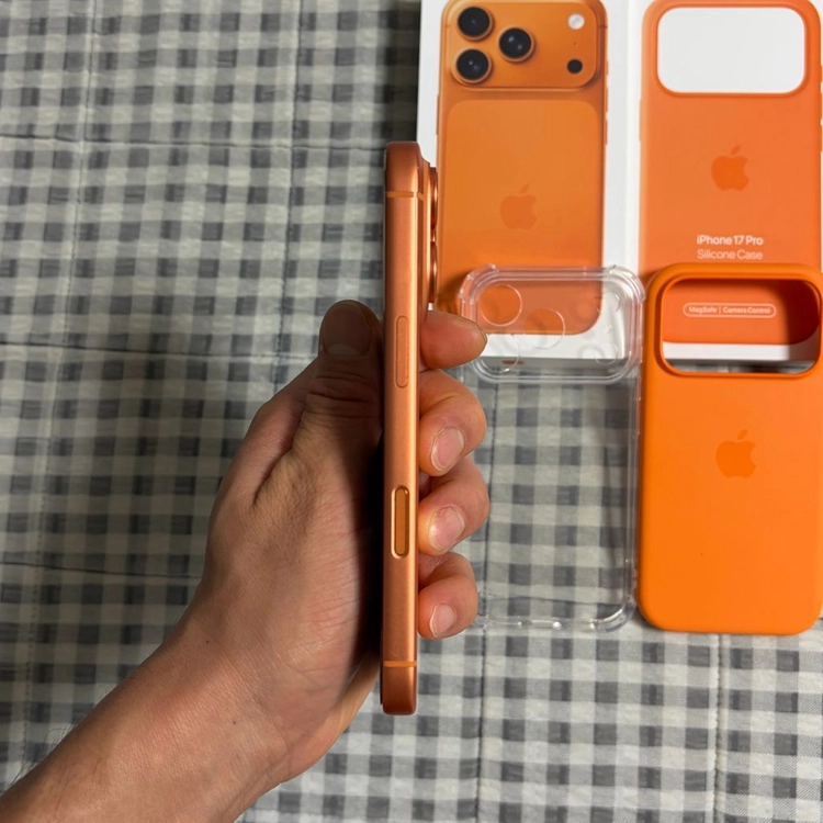 애플 아이폰 17 프로 자급제 오렌지 256GB + 정품케이스 이미지