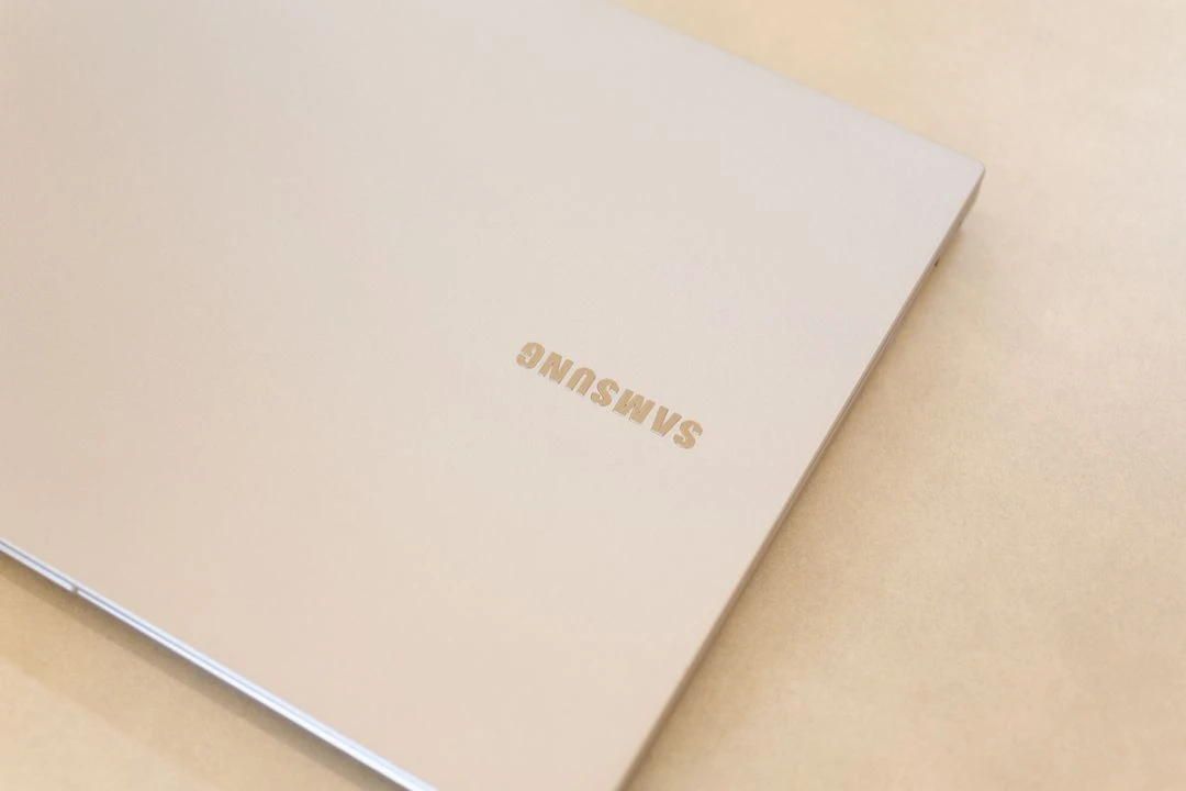 삼성 노트북 플러스 15.6인치 (i5-10210U, 16GB RAM, 512GB SSD) 이미지