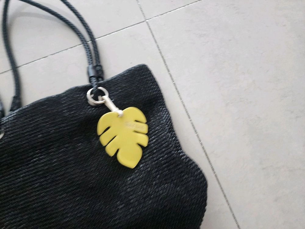 포멜카멜라 숄더 검정팔아요 이미지