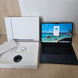 긴급판매! 애케플 포함 맥북 에어 M2 13인치 8GB/256GB 풀박스 급처합니다 이미지
