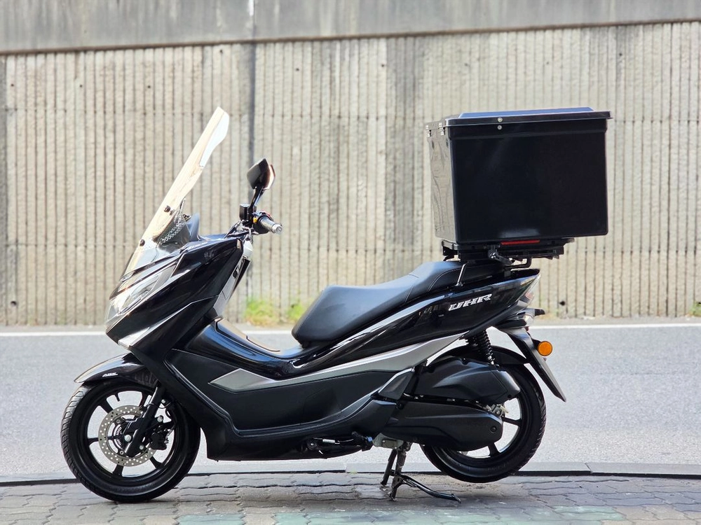uhr125 dna모터스 2025년식 6726KM 오토바이 판매합니다 이미지