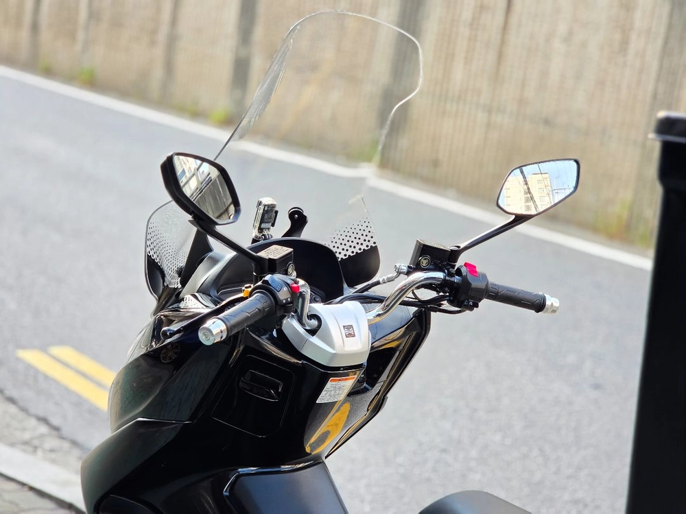 uhr125 dna모터스 2025년식 6726KM 오토바이 판매합니다 이미지