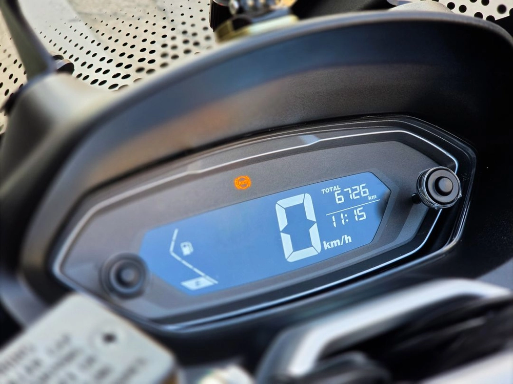 uhr125 dna모터스 2025년식 6726KM 오토바이 판매합니다 이미지