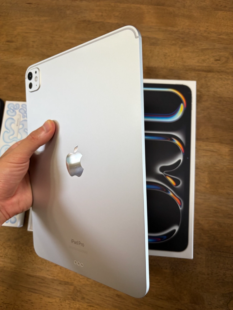 130만원 iPad Pro 11인치 M4 Wi-Fi 256GB 실버와 Apple Pencil Pro, 애케플 구성 이미지