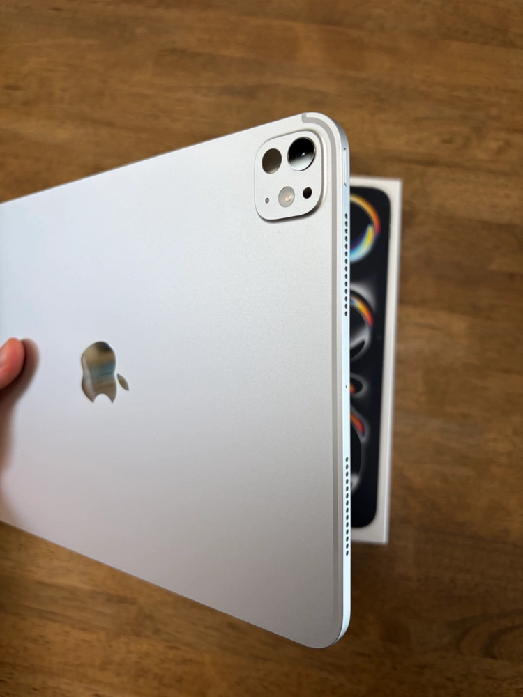 130만원 iPad Pro 11인치 M4 Wi-Fi 256GB 실버와 Apple Pencil Pro, 애케플 구성 이미지