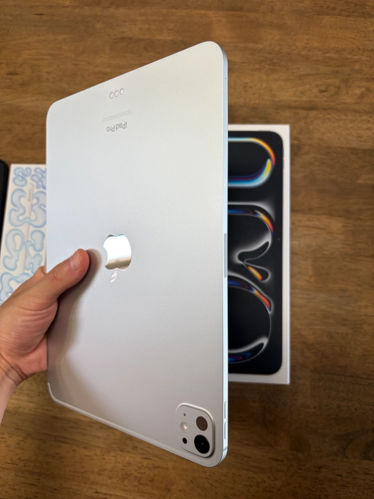 130만원 iPad Pro 11인치 M4 Wi-Fi 256GB 실버와 Apple Pencil Pro, 애케플 구성 이미지