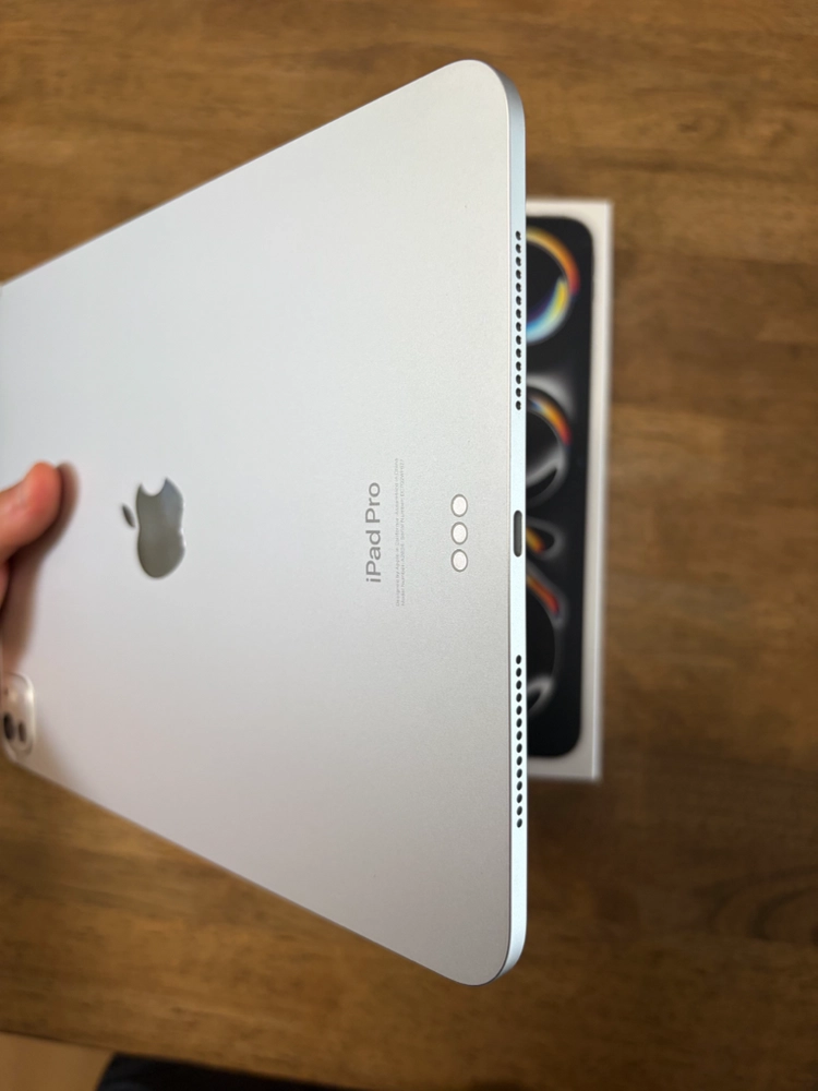 130만원 iPad Pro 11인치 M4 Wi-Fi 256GB 실버와 Apple Pencil Pro, 애케플 구성 이미지