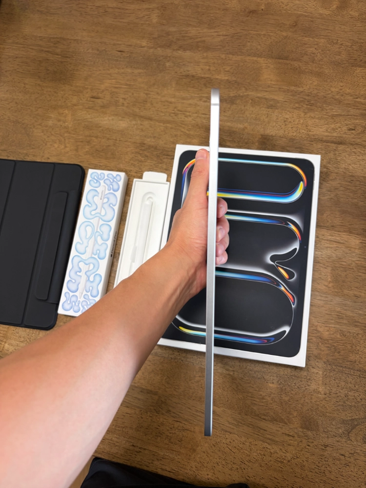 130만원 iPad Pro 11인치 M4 Wi-Fi 256GB 실버와 Apple Pencil Pro, 애케플 구성 이미지