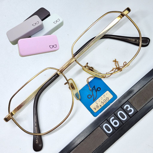 PRADO 571 안경테 52mm 골드 티타늄 이온도금 일본 빈티지 데드스톡 아메카지 레트로 Y2K 패션 아이웨어 이미지
