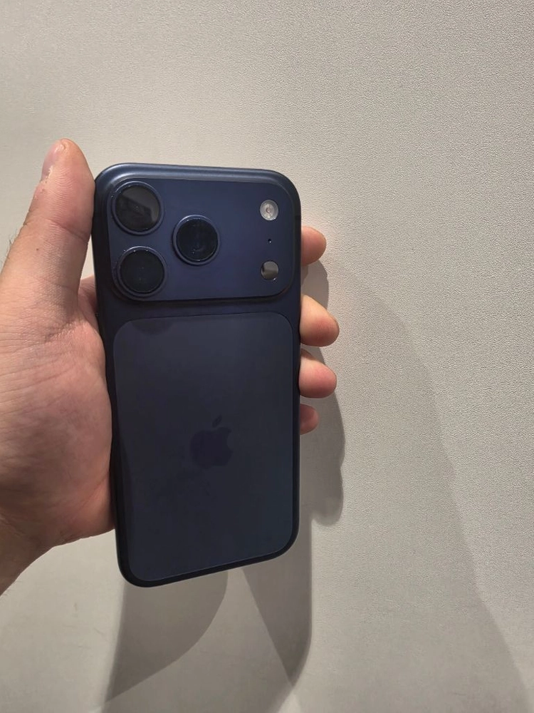 아이폰17프로 256GB 딥블루 새기계급 이미지