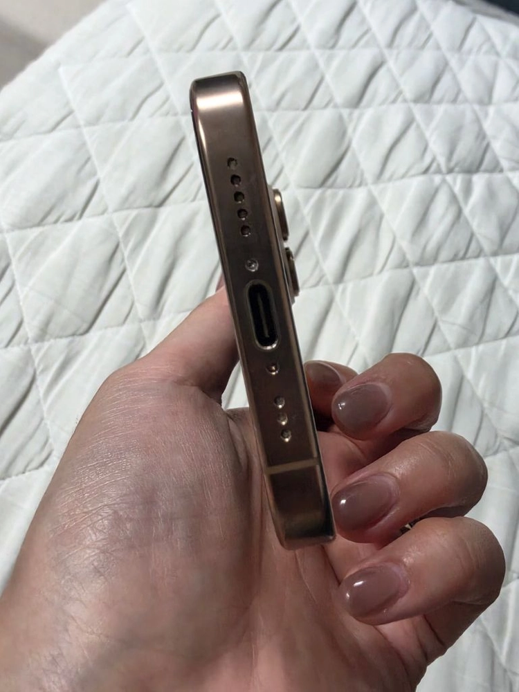 아이폰 16pro 128기가 데저트 티타늄 이미지
