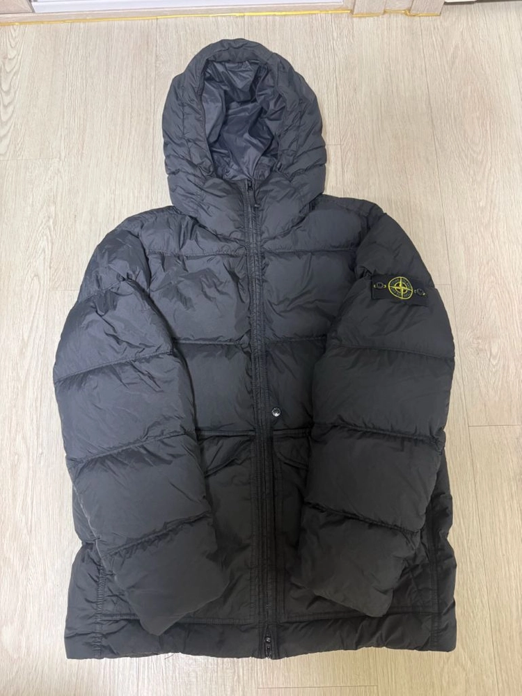 스톤아일랜드 패딩 크링클랩스 블랙 24fw 판매합니다. 이미지