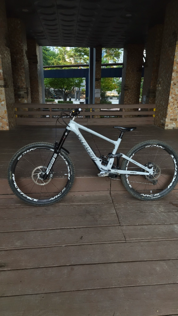 2024 스페셜라이즈드 엔듀로 S4( 풀샥 mtb 이미지