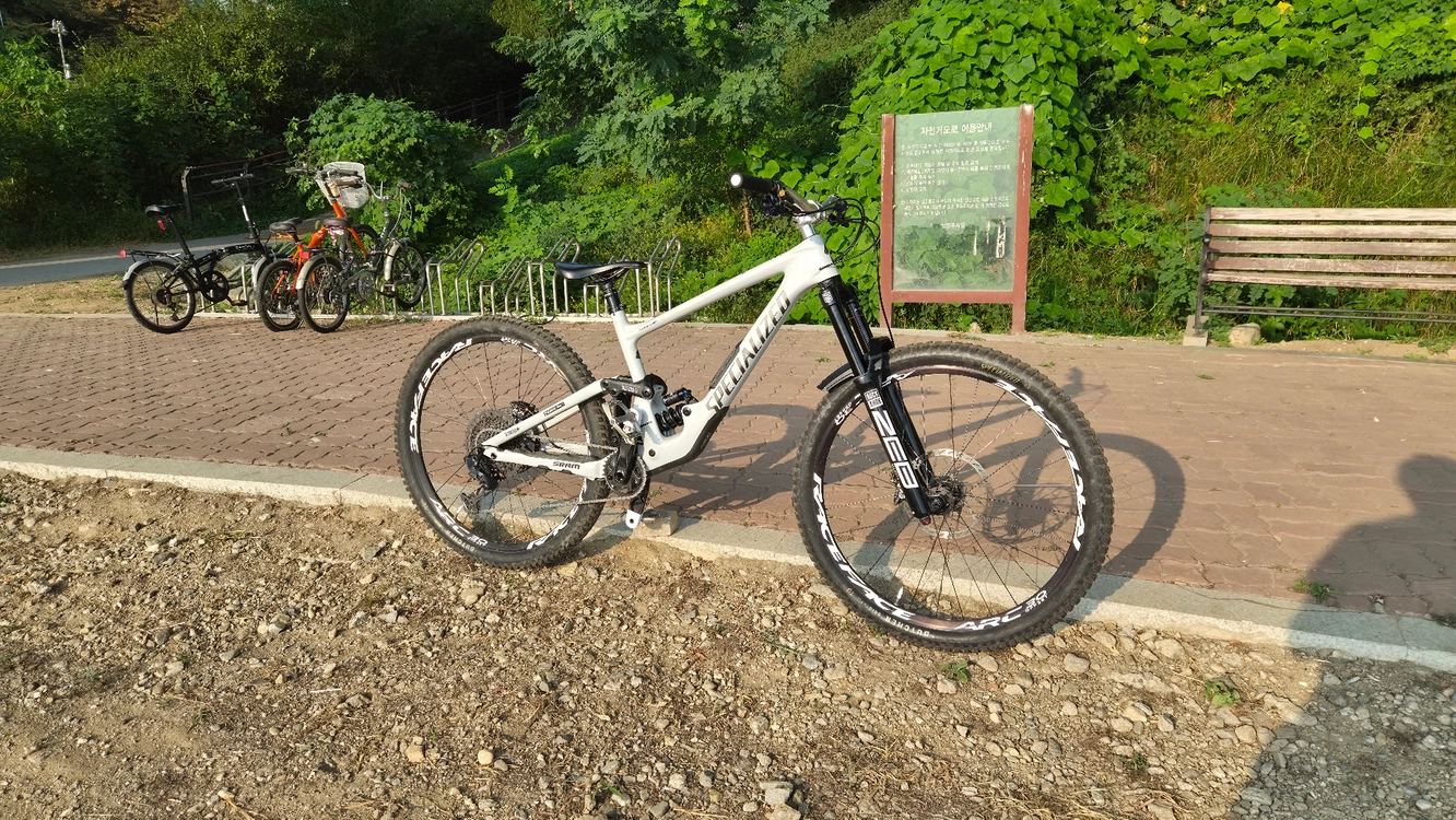 2024 스페셜라이즈드 엔듀로 S4( 풀샥 mtb 이미지