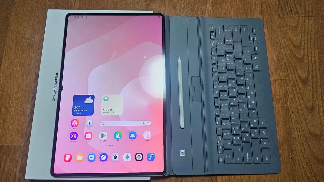 갤럭시탭s11울트라 wifi 256gb 팝니다. 정품키보드포함 이미지