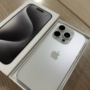 아이폰 15pro 화이트 티타늄 128GB 풀박+악세사리 판매합니다 이미지
