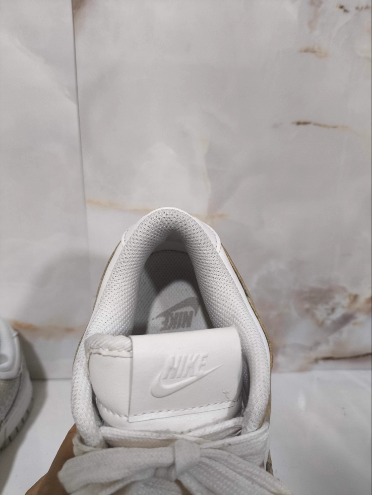 235mm 나이키 덩크 로우 PRM 사파리 팬텀 이미지