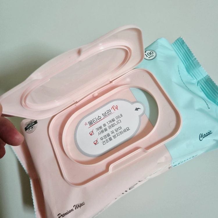 새상품 <1개> 미엘 클래식 엠보싱 대용량 물티슈 100매 캡형 국산 420g 저자극 생활용품 청소용품 유아용품 이미지