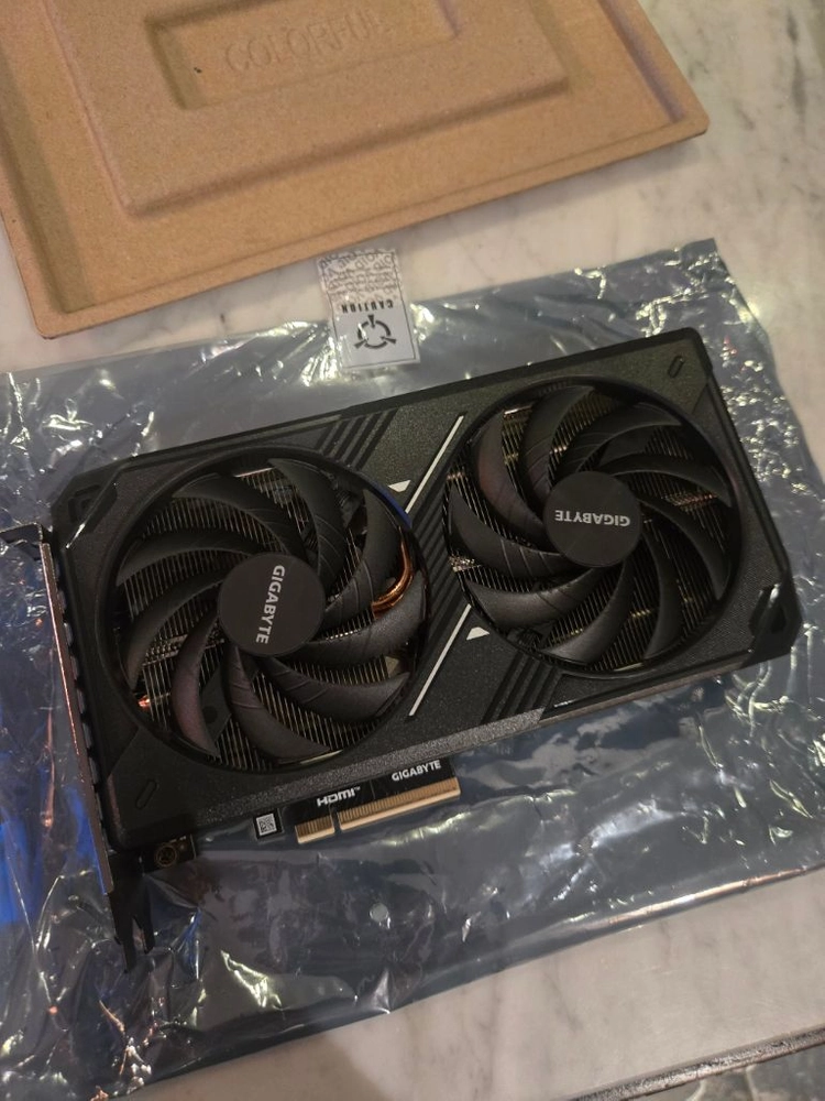 기가바이트 RTX5060ti 윈드포스 8GB 그래픽카드 - 안심되는 중고거래