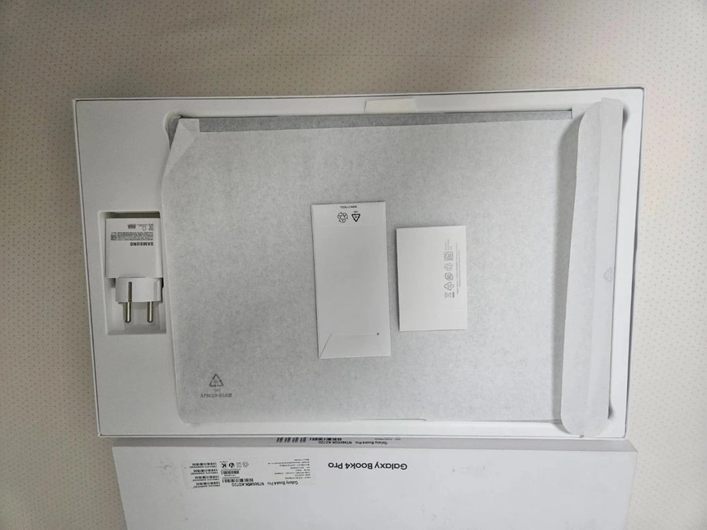 삼성 갤럭시북4 Pro 16 NT960XGK-KD72G 울트라7 32GB 1TB 이미지