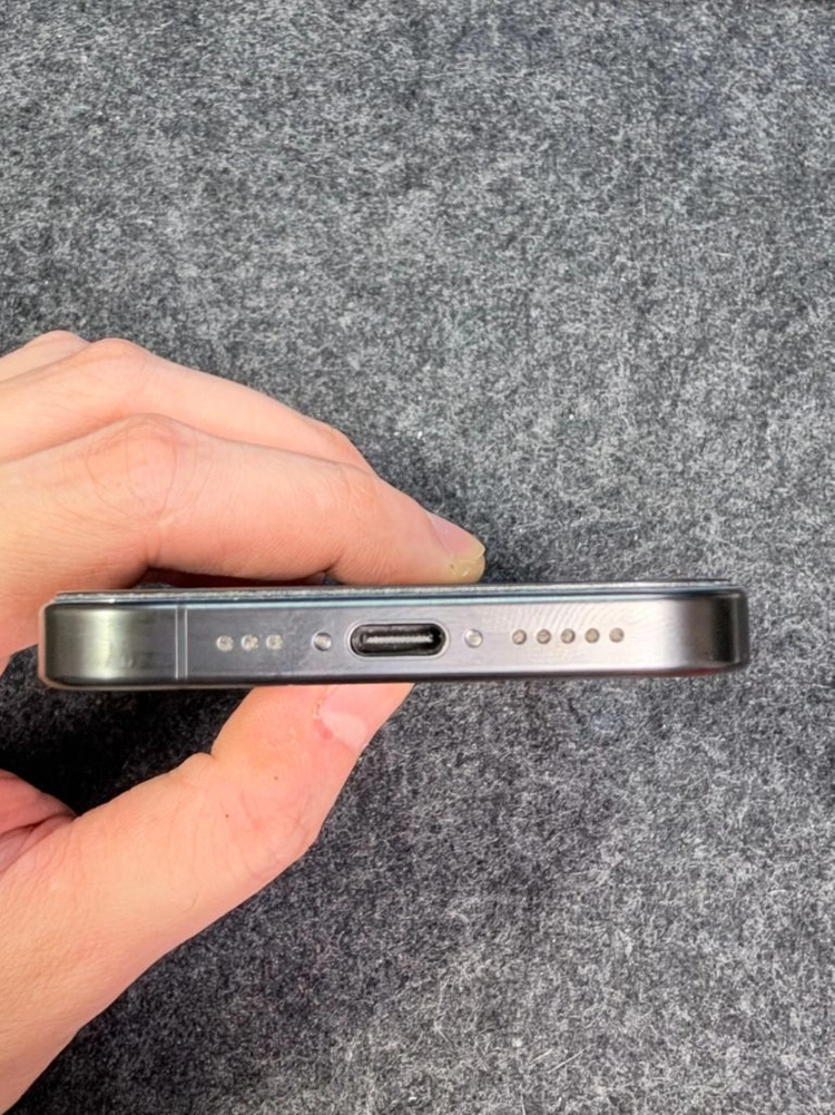 아이폰 15프로 블랙 티타늄 512GB 이미지