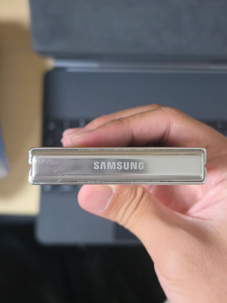 갤럭시 Z플립5 512GB 크림 이미지