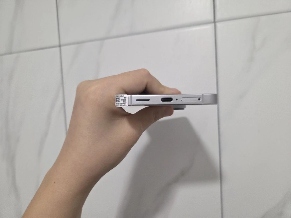 갤럭시s26울트라 512GB S급 새상품급 화이트 자급제 삼성전자 핸드폰 휴대폰 이미지