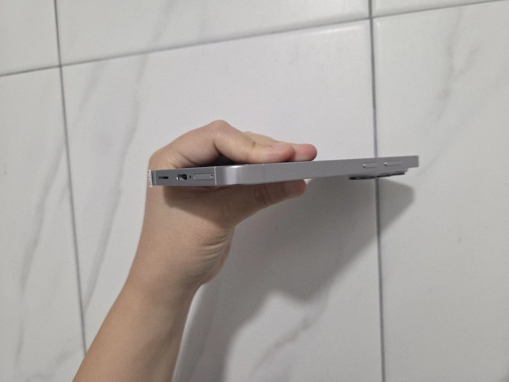 갤럭시s26울트라 512GB S급 새상품급 화이트 자급제 삼성전자 핸드폰 휴대폰 이미지