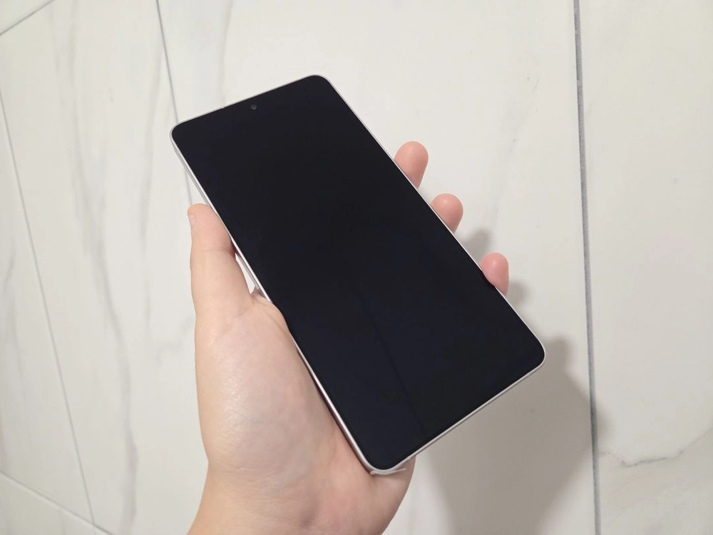 갤럭시s26울트라 512GB S급 새상품급 화이트 자급제 삼성전자 핸드폰 휴대폰 이미지