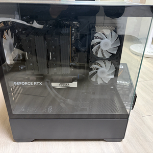 초고사양 PC 라이젠 7 7800X3D RTX5070 M.2 2TB RAM 32GB 판매합니다 이미지