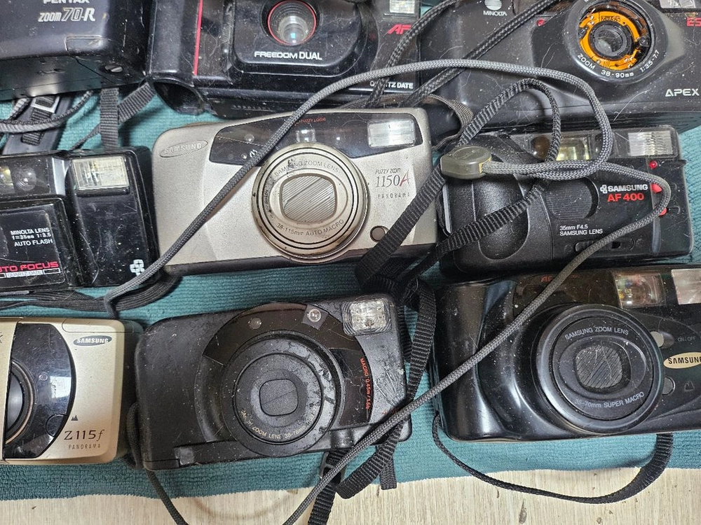 다양한 필름 카메라 캠코더 일괄 판매 이미지
